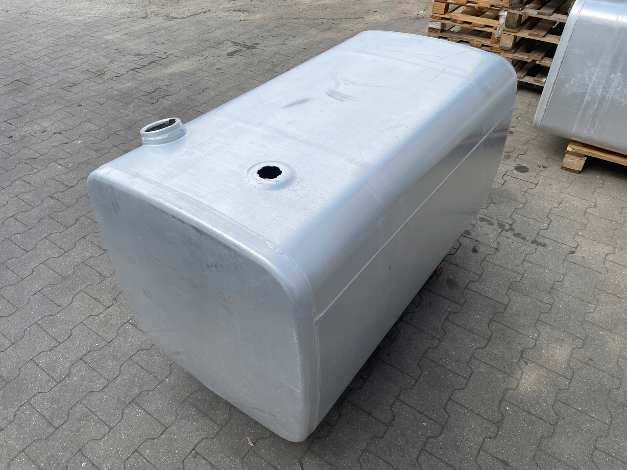 ZBIORNIK PALIWA VOLVO FH 12 FH12 20393553 - Fuel tank for Truck: picture 5 ZBIORNIK PALIWA VOLVO FH 12 FH12 20393553 - Fuel tank for Truck: picture 5