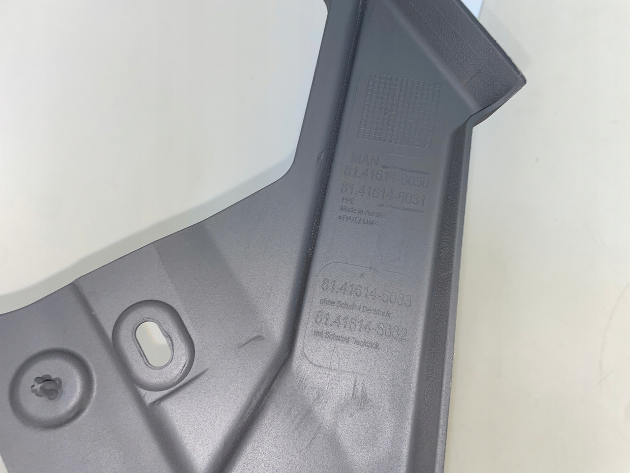 ZDERZAK ŚRODEK ZDERZAKA MASKOWNICA MAN TGX TGS 3 TG3 81416146033 - Bumper for Truck: picture 5 ZDERZAK ŚRODEK ZDERZAKA MASKOWNICA MAN TGX TGS 3 TG3 81416146033 - Bumper for Truck: picture 5