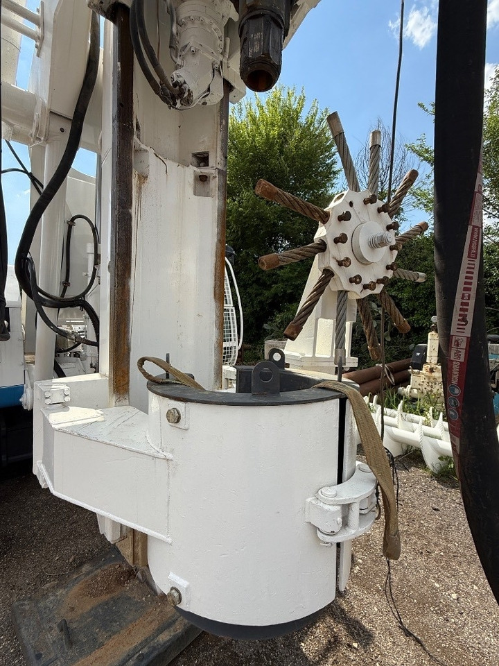 Soilmec R 210  - Pile driver: picture 3 Soilmec R 210  - Pile driver: picture 3