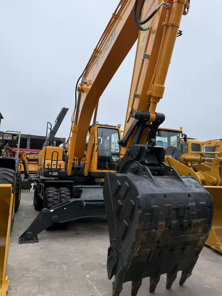 HYUNDAI R210W-9S - Wheel excavator: picture 2 HYUNDAI R210W-9S - Wheel excavator: picture 2