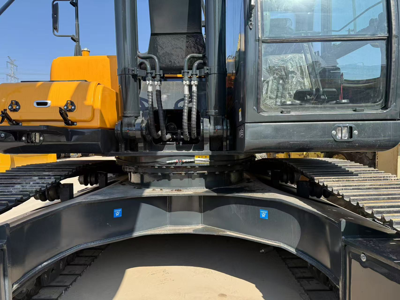 HYUNDAI R300LC-9T - Crawler excavator: picture 2 HYUNDAI R300LC-9T - Crawler excavator: picture 2