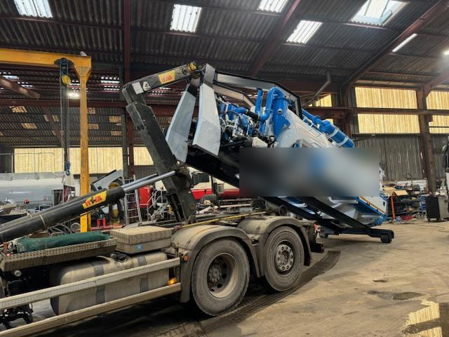 BERCE HYDROCUREUSE FRANCEHYDRO - Vacuum truck: picture 1 BERCE HYDROCUREUSE FRANCEHYDRO - Vacuum truck: picture 1