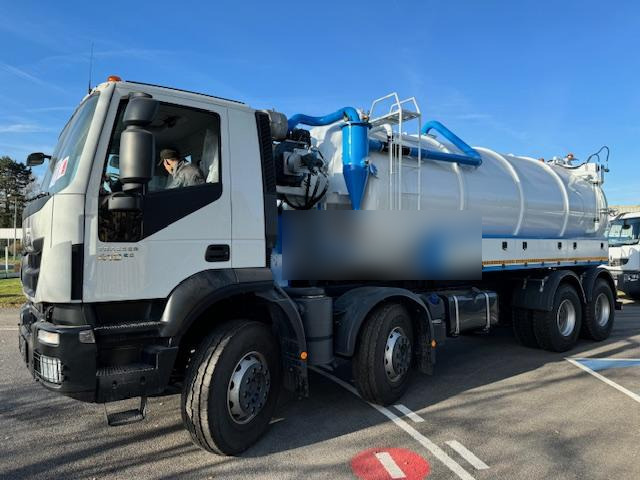 Iveco Trakker 410 - Vacuum truck: picture 5 Iveco Trakker 410 - Vacuum truck: picture 5