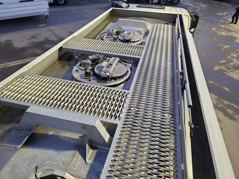 DAF CF 75.310 - Tanker truck: picture 5 DAF CF 75.310 - Tanker truck: picture 5