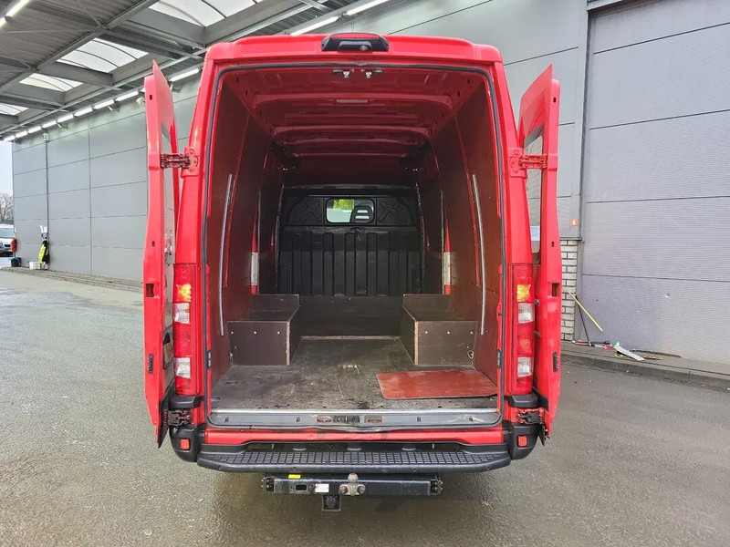 Iveco Daily 35C15 L3H2 Cruise Parkingsensors Towbar Euro5 2013 - Panel van, Crew cab van: picture 4 Iveco Daily 35C15 L3H2 Cruise Parkingsensors Towbar Euro5 2013 - Panel van, Crew cab van: picture 4
