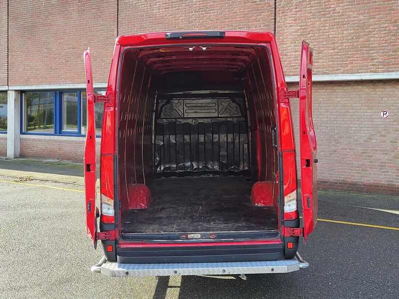 Iveco Daily 35S12 - Panel van, Crew cab van: picture 4 Iveco Daily 35S12 - Panel van, Crew cab van: picture 4