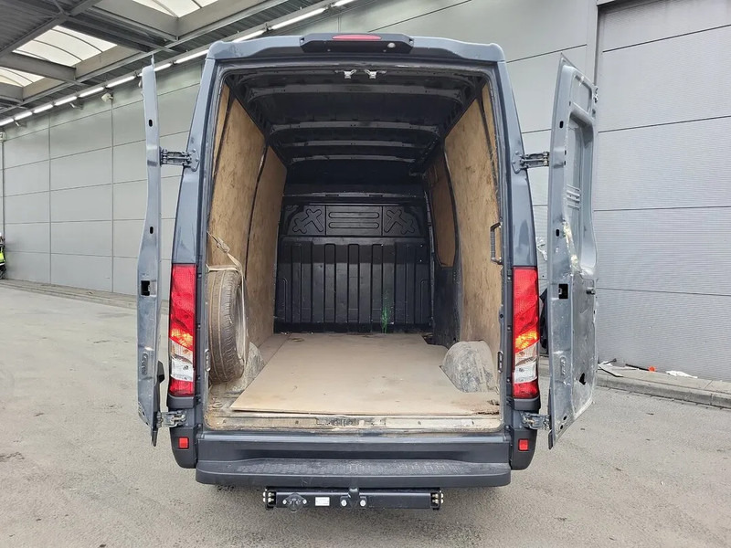 Iveco Daily 35S18 - Panel van, Crew cab van: picture 5 Iveco Daily 35S18 - Panel van, Crew cab van: picture 5