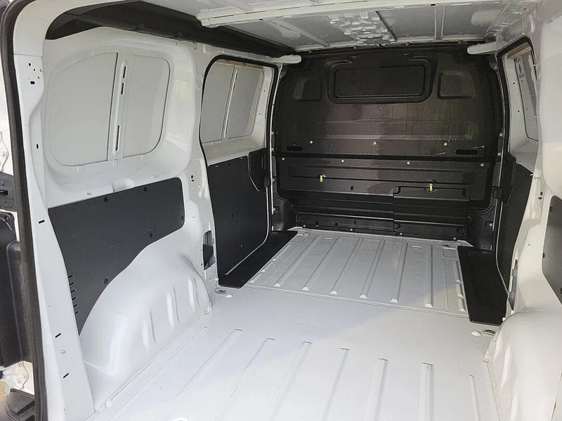 Peugeot Expert L2H1 Automatic Clima Cruise Navi Parkingsensors Euro6 2020 - Small van, Crew cab van: picture 5 Peugeot Expert L2H1 Automatic Clima Cruise Navi Parkingsensors Euro6 2020 - Small van, Crew cab van: picture 5