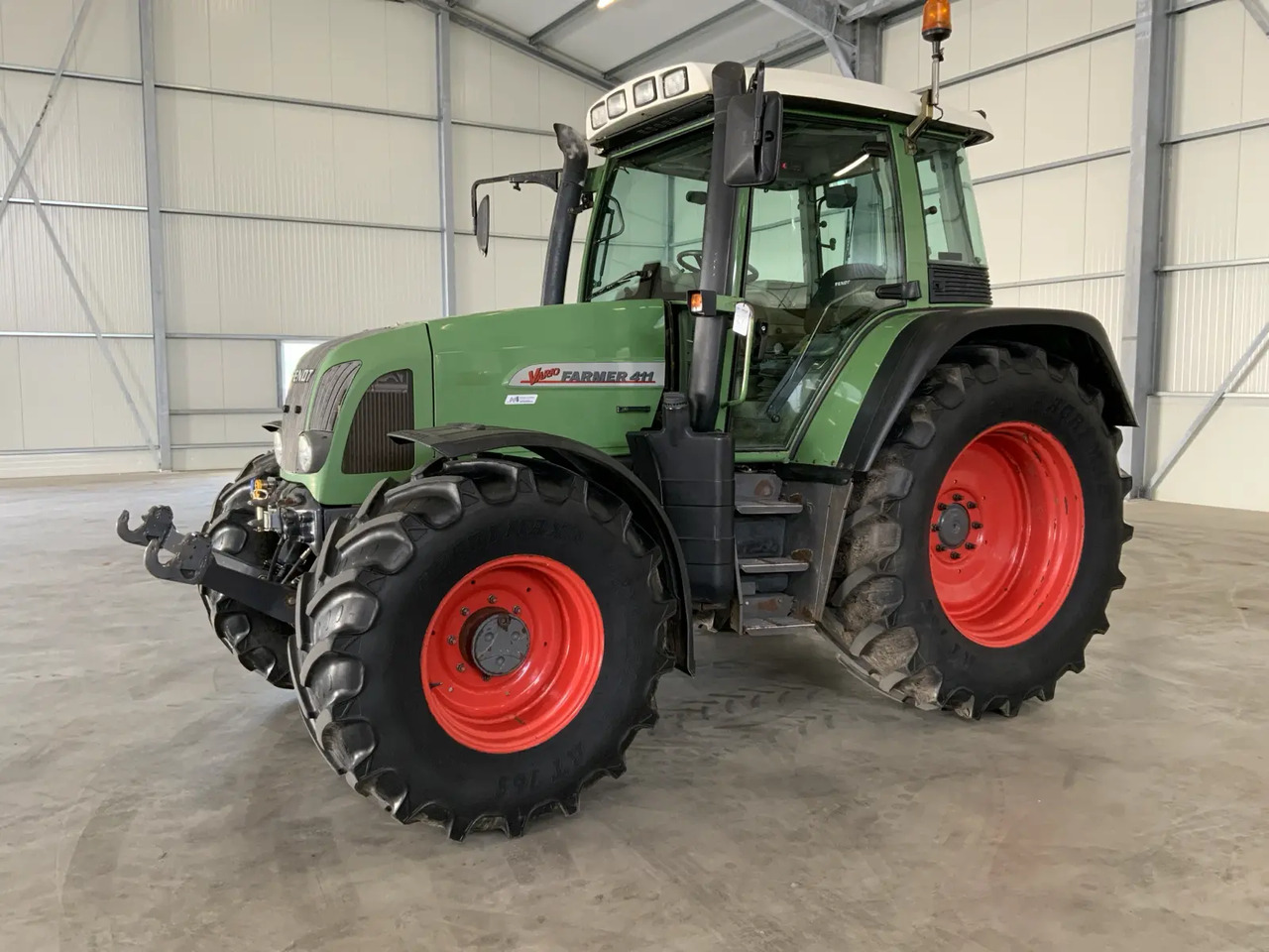Fendt 411 Vario - Farm tractor: picture 1 Fendt 411 Vario - Farm tractor: picture 1