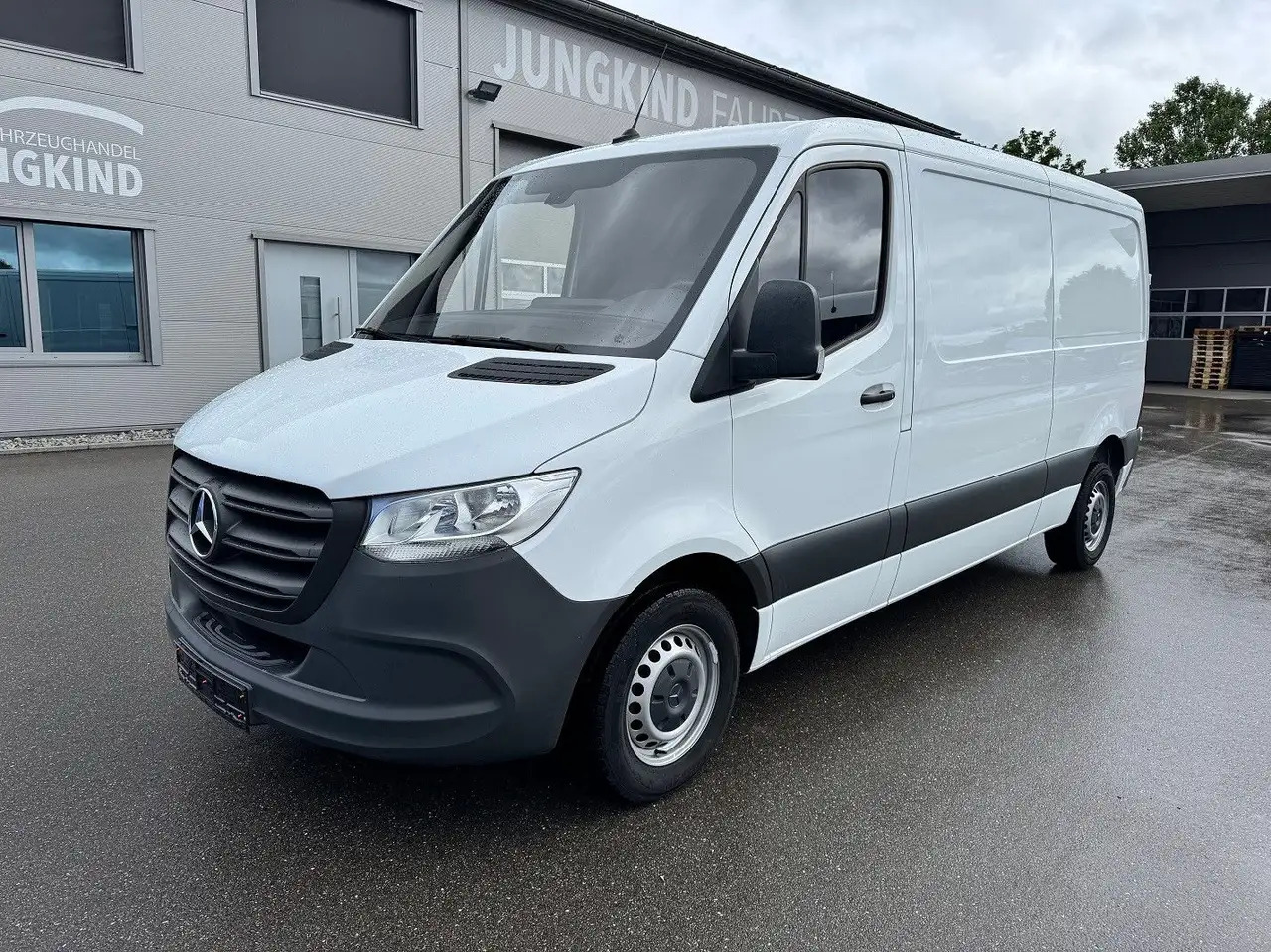 Mercedes-Benz Sprinter 215 CDI Flach Lang Klima FWD - Panel van: picture 1 Mercedes-Benz Sprinter 215 CDI Flach Lang Klima FWD - Panel van: picture 1