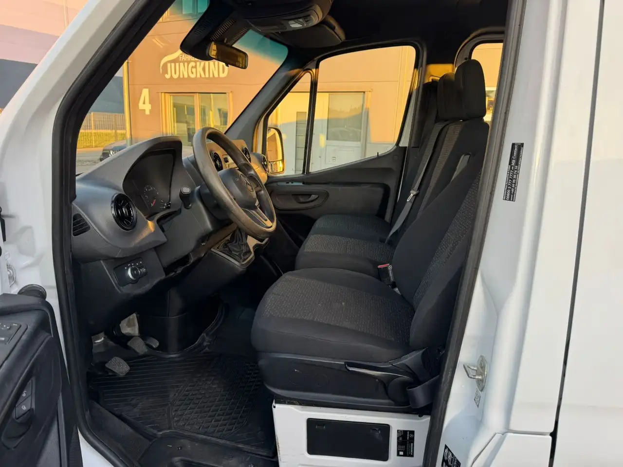 Mercedes-Benz Sprinter 317 CDI Lang DoKa Pritsche AHK 3,5t - Open body delivery van, Crew cab van: picture 3 Mercedes-Benz Sprinter 317 CDI Lang DoKa Pritsche AHK 3,5t - Open body delivery van, Crew cab van: picture 3