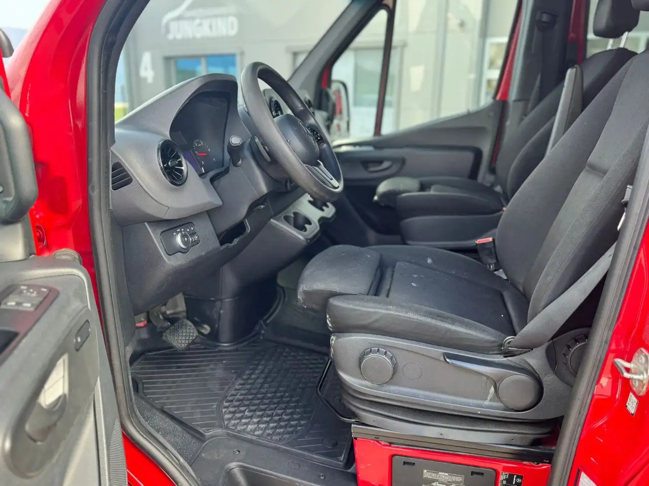 Mercedes-Benz Sprinter 317 CDI Maxi Lang Mixto AHK 3,5t MBUX - Panel van: picture 4 Mercedes-Benz Sprinter 317 CDI Maxi Lang Mixto AHK 3,5t MBUX - Panel van: picture 4