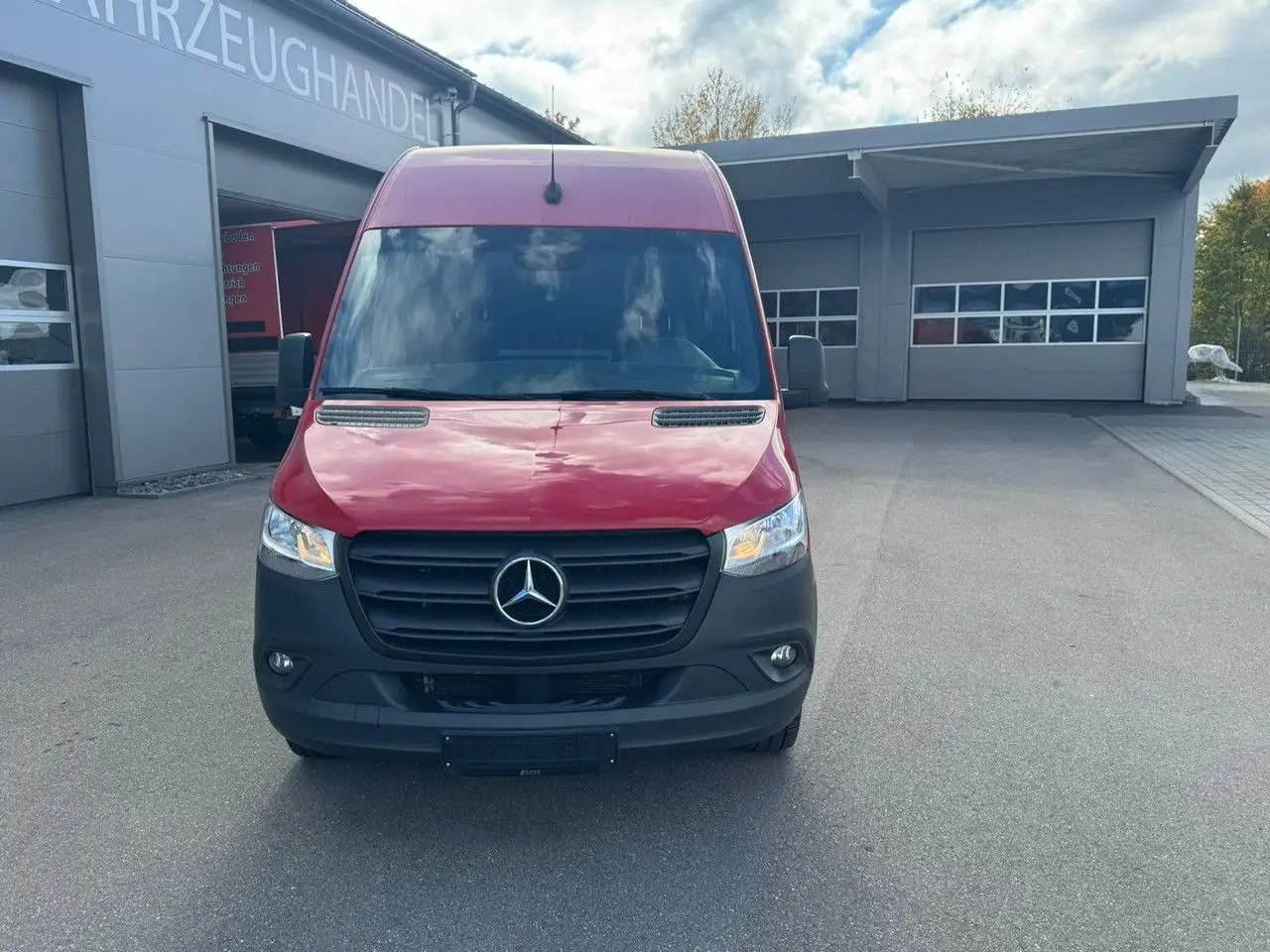 Mercedes-Benz Sprinter 317 CDI Maxi Lang Mixto AHK 3,5t MBUX - Crew cab van: picture 2 Mercedes-Benz Sprinter 317 CDI Maxi Lang Mixto AHK 3,5t MBUX - Crew cab van: picture 2