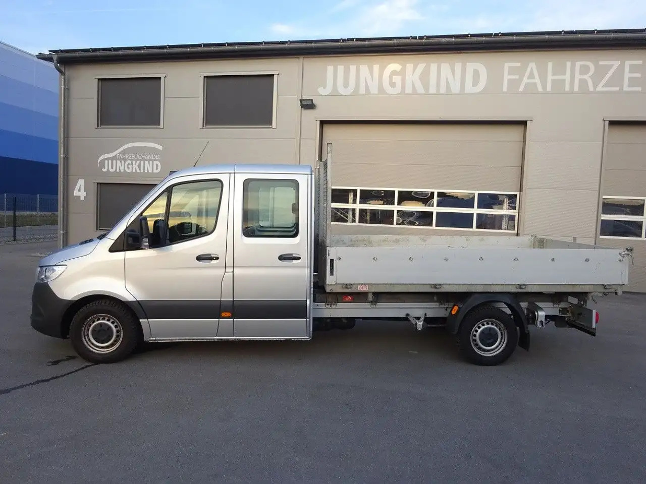 Mercedes-Benz Sprinter 319 CDI DoKa Maxi Kipper AHK 2,8t - Tipper van, Crew cab van: picture 1 Mercedes-Benz Sprinter 319 CDI DoKa Maxi Kipper AHK 2,8t - Tipper van, Crew cab van: picture 1