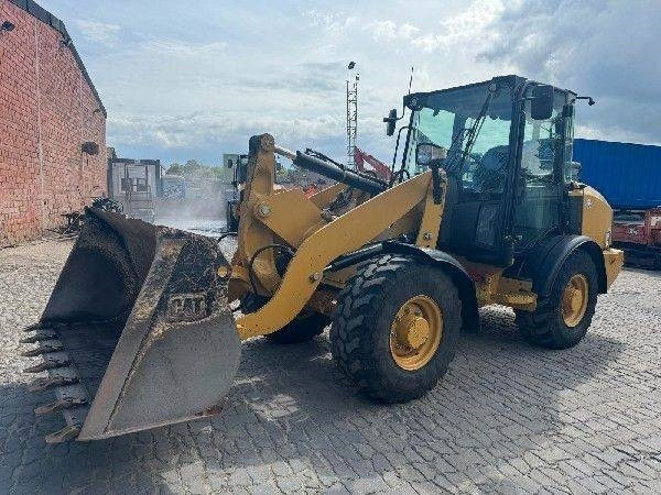 CAT 906M - Wheel loader: picture 2 CAT 906M - Wheel loader: picture 2