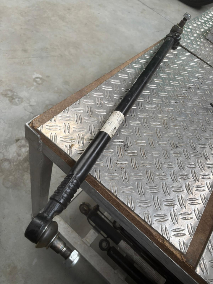 Gebrauchte MAN TGL 8.180 Spurstange / Lenkstange, Artikel - Nr. : 81.46610 - 6820 - Tie rod for Truck: picture 1 Gebrauchte MAN TGL 8.180 Spurstange / Lenkstange, Artikel - Nr. : 81.46610 - 6820 - Tie rod for Truck: picture 1