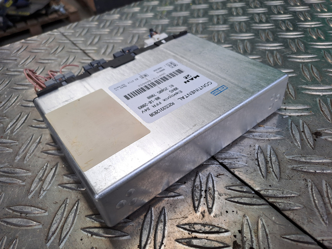 Gebrauchte MAN TGX 26.480 Steuergerät Fahrzeugführungsrechner , Artikel - Nr. : 81.25805 - 7088 - ECU for Truck: picture 4 Gebrauchte MAN TGX 26.480 Steuergerät Fahrzeugführungsrechner , Artikel - Nr. : 81.25805 - 7088 - ECU for Truck: picture 4