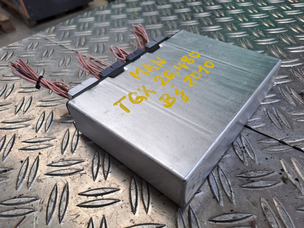 Gebrauchte MAN TGX 26.480 Steuergerät Fahrzeugführungsrechner , Artikel - Nr. : 81.25805 - 7088 - ECU for Truck: picture 1 Gebrauchte MAN TGX 26.480 Steuergerät Fahrzeugführungsrechner , Artikel - Nr. : 81.25805 - 7088 - ECU for Truck: picture 1