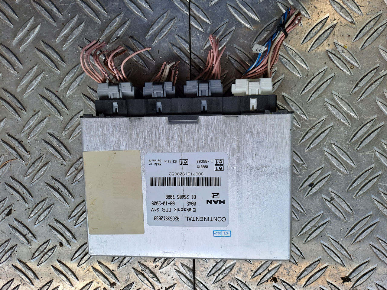 Gebrauchte MAN TGX 26.480 Steuergerät Fahrzeugführungsrechner , Artikel - Nr. : 81.25805 - 7088 - ECU for Truck: picture 2 Gebrauchte MAN TGX 26.480 Steuergerät Fahrzeugführungsrechner , Artikel - Nr. : 81.25805 - 7088 - ECU for Truck: picture 2