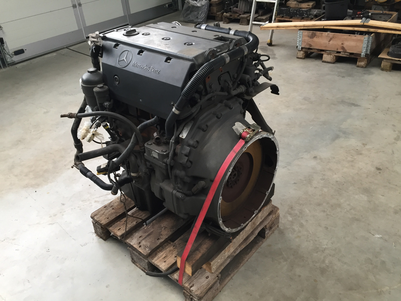 ---Gebrauchter Motor MB Atego 818, Motortyp: OM 904 LA, Euro 4 - Engine for Truck: picture 2 ---Gebrauchter Motor MB Atego 818, Motortyp: OM 904 LA, Euro 4 - Engine for Truck: picture 2