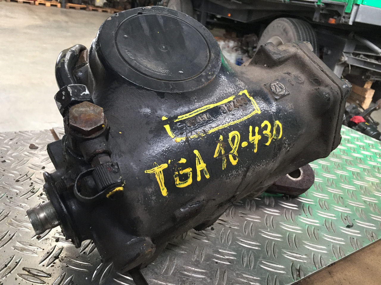 Gebrauchtes Lenkgetriebe MAN TGA 18.430, Artikel - Nr.: 81.46200-6410 - Steering gear for Truck: picture 5 Gebrauchtes Lenkgetriebe MAN TGA 18.430, Artikel - Nr.: 81.46200-6410 - Steering gear for Truck: picture 5