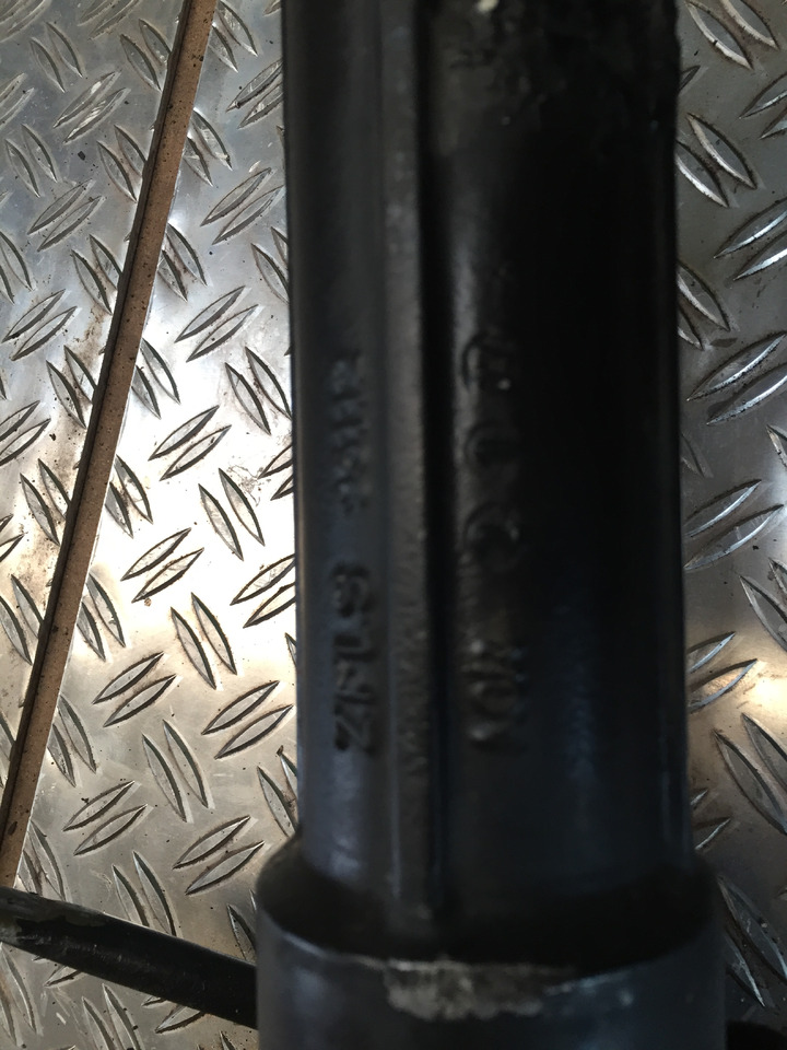 Gebrauchtes Lenkgetriebe, mechanisch, MAN TGA 26.440 XXL, Artikel - Nr. : 81.46200 - 6427 - Steering gear for Truck: picture 4 Gebrauchtes Lenkgetriebe, mechanisch, MAN TGA 26.440 XXL, Artikel - Nr. : 81.46200 - 6427 - Steering gear for Truck: picture 4