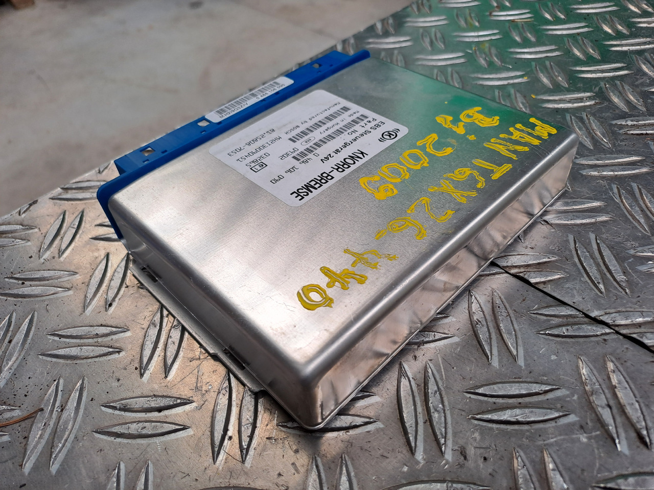 Gebrauchtes MAN TGX 26.440 EBS Steuergerät Brems - / Fahrdynamik, Artikel - Nr. : 81.25808 - 7053 - ECU for Truck: picture 1 Gebrauchtes MAN TGX 26.440 EBS Steuergerät Brems - / Fahrdynamik, Artikel - Nr. : 81.25808 - 7053 - ECU for Truck: picture 1