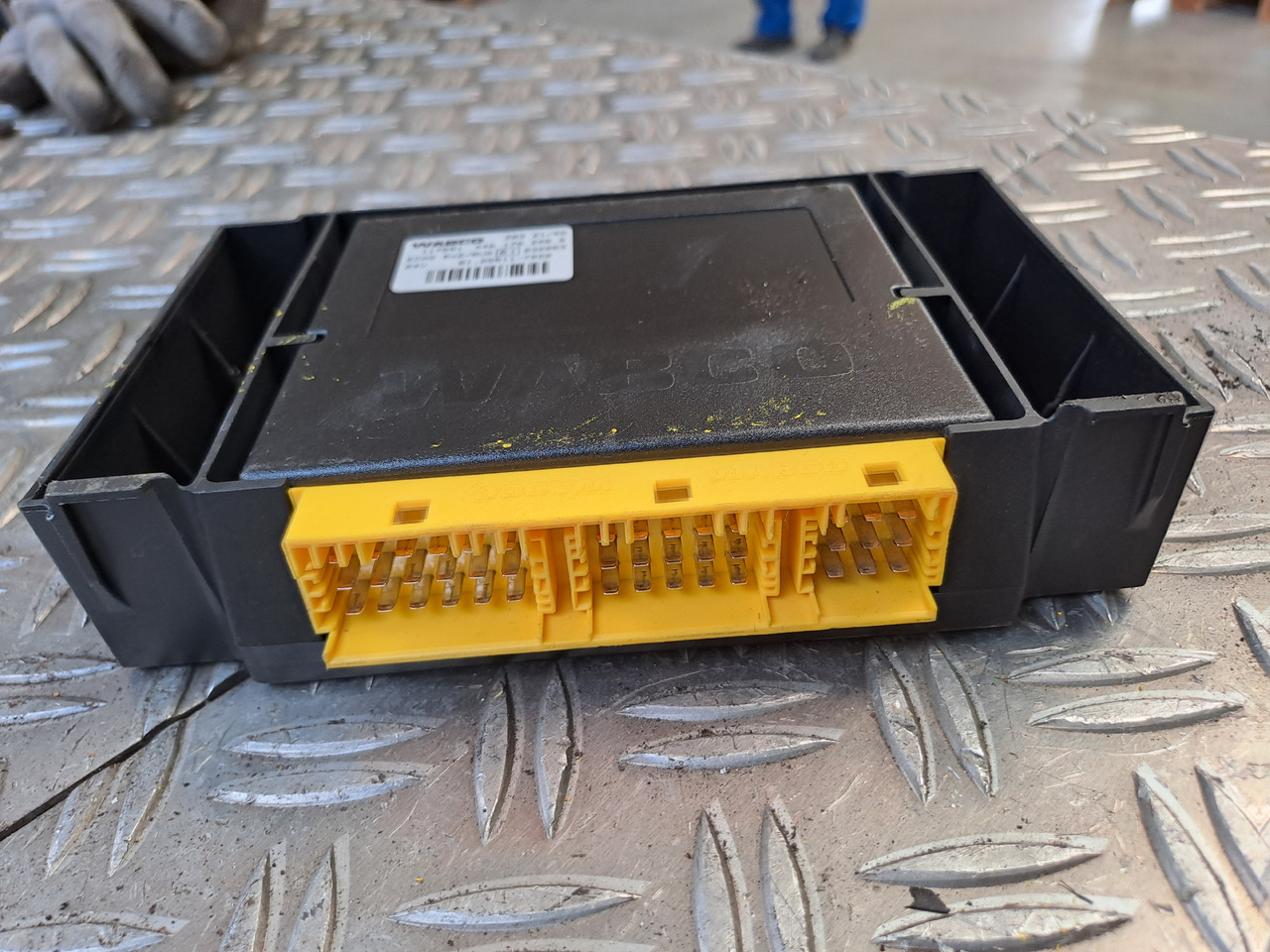 Gebrauchtes MAN TGX 26.440 Steuergerät ECAS Luftfederung, Artikel - Nr.: 81.25811 - 7020 - ECU for Truck: picture 3 Gebrauchtes MAN TGX 26.440 Steuergerät ECAS Luftfederung, Artikel - Nr.: 81.25811 - 7020 - ECU for Truck: picture 3