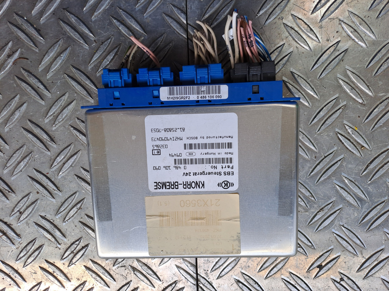 Gebrauchtes MAN TGX 26.480 Steuergerät EBS 5, elektr. Bremssystem , Artikel - Nr.: 81.25808 - 7053 - ECU for Truck: picture 4 Gebrauchtes MAN TGX 26.480 Steuergerät EBS 5, elektr. Bremssystem , Artikel - Nr.: 81.25808 - 7053 - ECU for Truck: picture 4