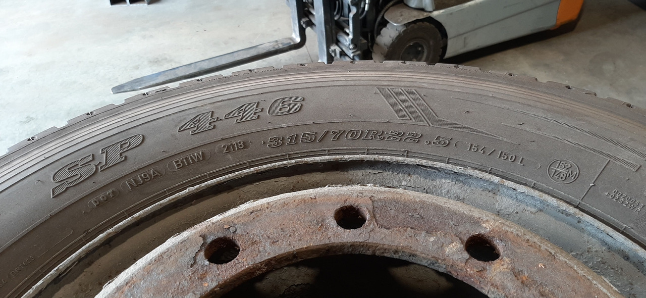 Neuwertige Dunlopp Reifen mit Felgen, 315 / 70 R22,5 Artikel - Nr. : 81.99999 - 9999 - Tire for Truck: picture 5 Neuwertige Dunlopp Reifen mit Felgen, 315 / 70 R22,5 Artikel - Nr. : 81.99999 - 9999 - Tire for Truck: picture 5