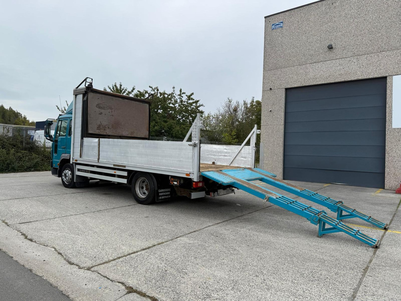 VOLVO FL 12 250, 2004 god. - Dropside/ Flatbed truck: picture 2 VOLVO FL 12 250, 2004 god. - Dropside/ Flatbed truck: picture 2