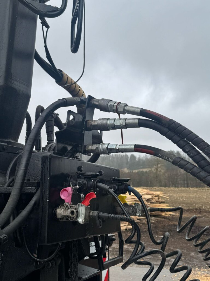 NACZEPA Z DŹWIGIEM DO DREWNA - Timber semi-trailer: picture 5 NACZEPA Z DŹWIGIEM DO DREWNA - Timber semi-trailer: picture 5