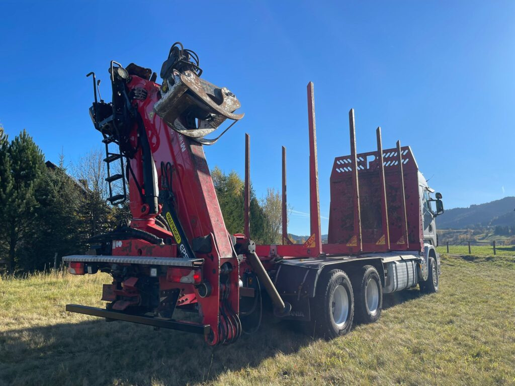 Timber truck, Crane truck SCANIA R560: picture 6 Timber truck, Crane truck SCANIA R560: picture 6