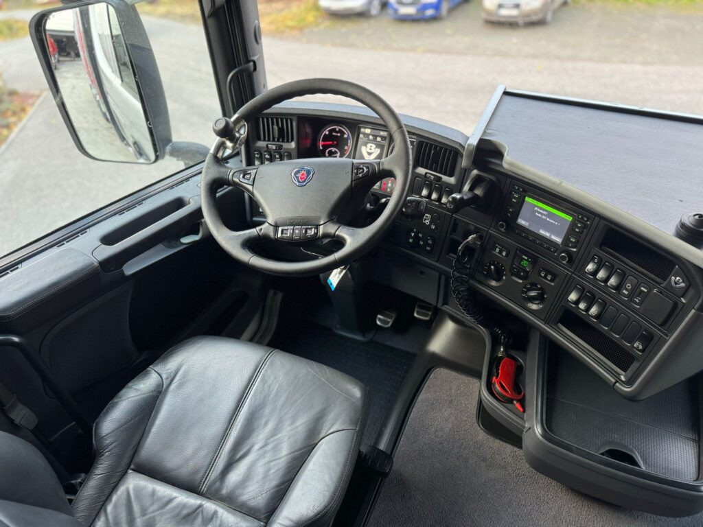 SCANIA R580 - Timber truck, Crane truck: picture 5 SCANIA R580 - Timber truck, Crane truck: picture 5