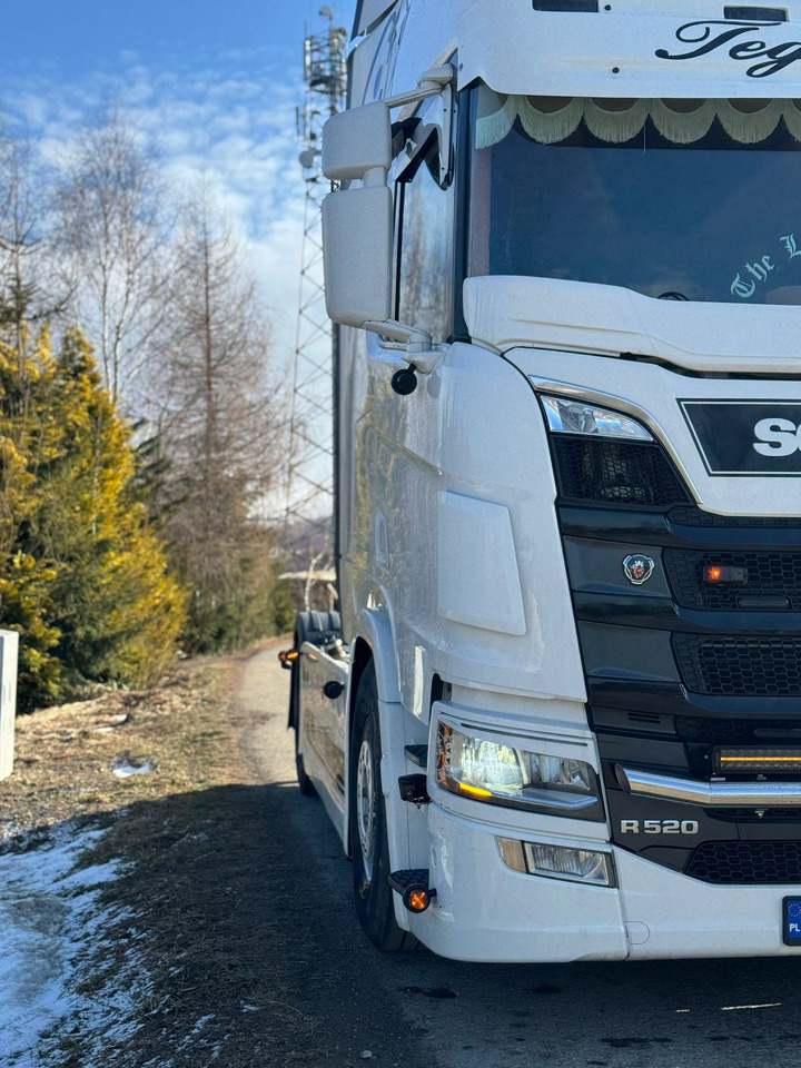 Tractor unit SCANIA R520 V8: picture 9