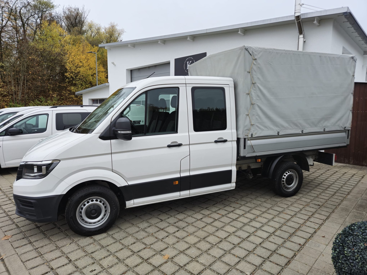 VOLKSWAGEN Crafter Pritsche 35 DOKA mittellang 4MOTION - Curtain side van: picture 3 VOLKSWAGEN Crafter Pritsche 35 DOKA mittellang 4MOTION - Curtain side van: picture 3
