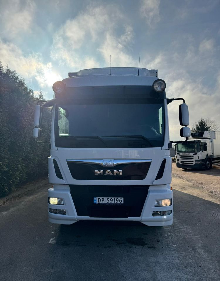 MAN MAN TGM 18.290/ IZOTERMA / OTWIERANY BOK/ /WINDA / 19 EUROPALET/ NISKI PRZEBIEG /SYPIALKA /ACC/EURO6 - Refrigerated truck: picture 3 MAN MAN TGM 18.290/ IZOTERMA / OTWIERANY BOK/ /WINDA / 19 EUROPALET/ NISKI PRZEBIEG /SYPIALKA /ACC/EURO6 - Refrigerated truck: picture 3
