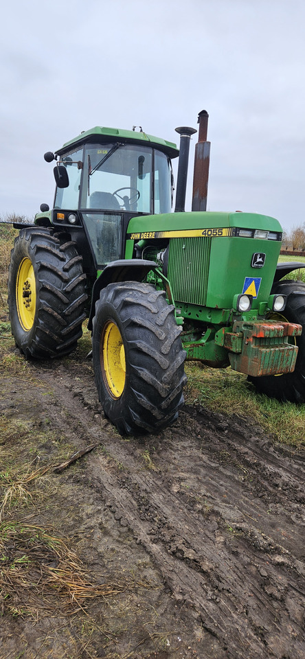 JOHN DEERE 4055 - Farm tractor: picture 2 JOHN DEERE 4055 - Farm tractor: picture 2