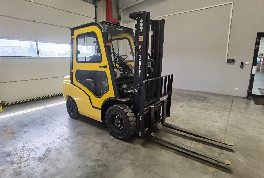 EP CPCD25T8 - Diesel forklift: picture 2 EP CPCD25T8 - Diesel forklift: picture 2