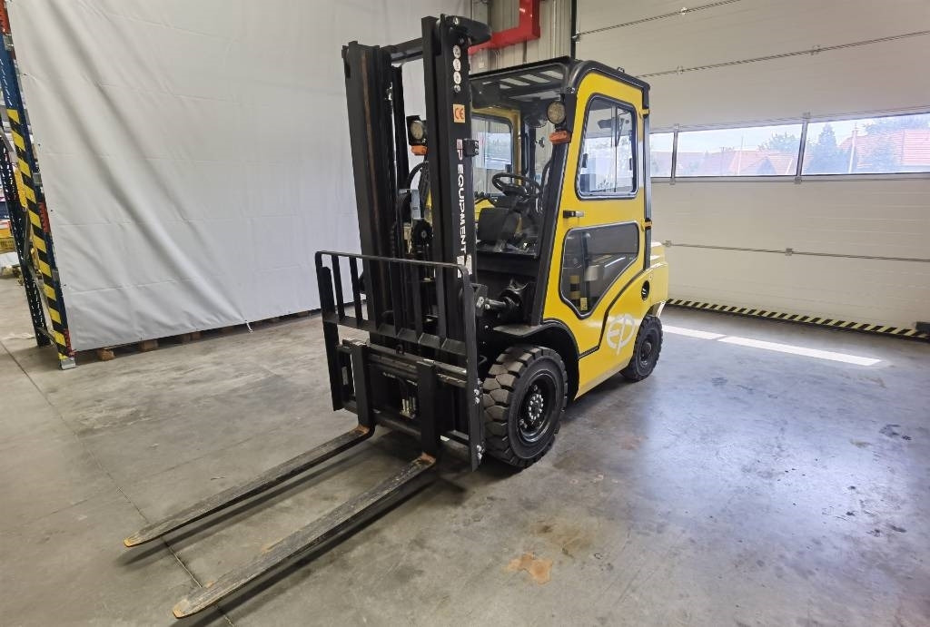 EP CPCD25T8 - Diesel forklift: picture 1 EP CPCD25T8 - Diesel forklift: picture 1