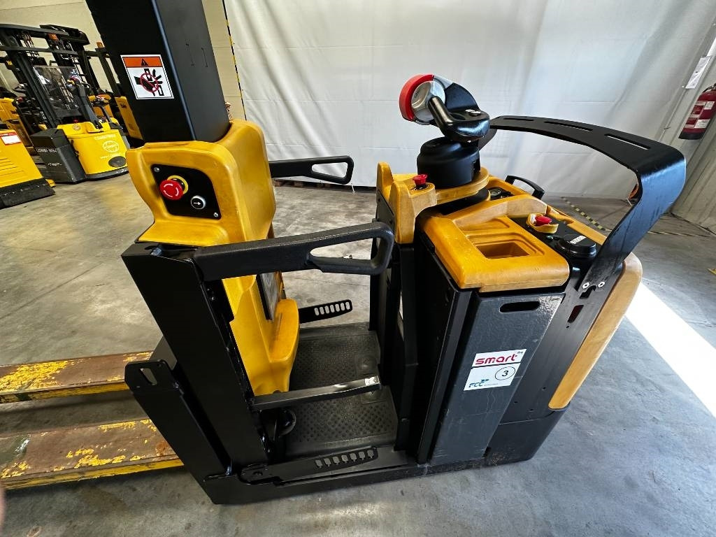 Yale MO20 - Order picker: picture 3 Yale MO20 - Order picker: picture 3