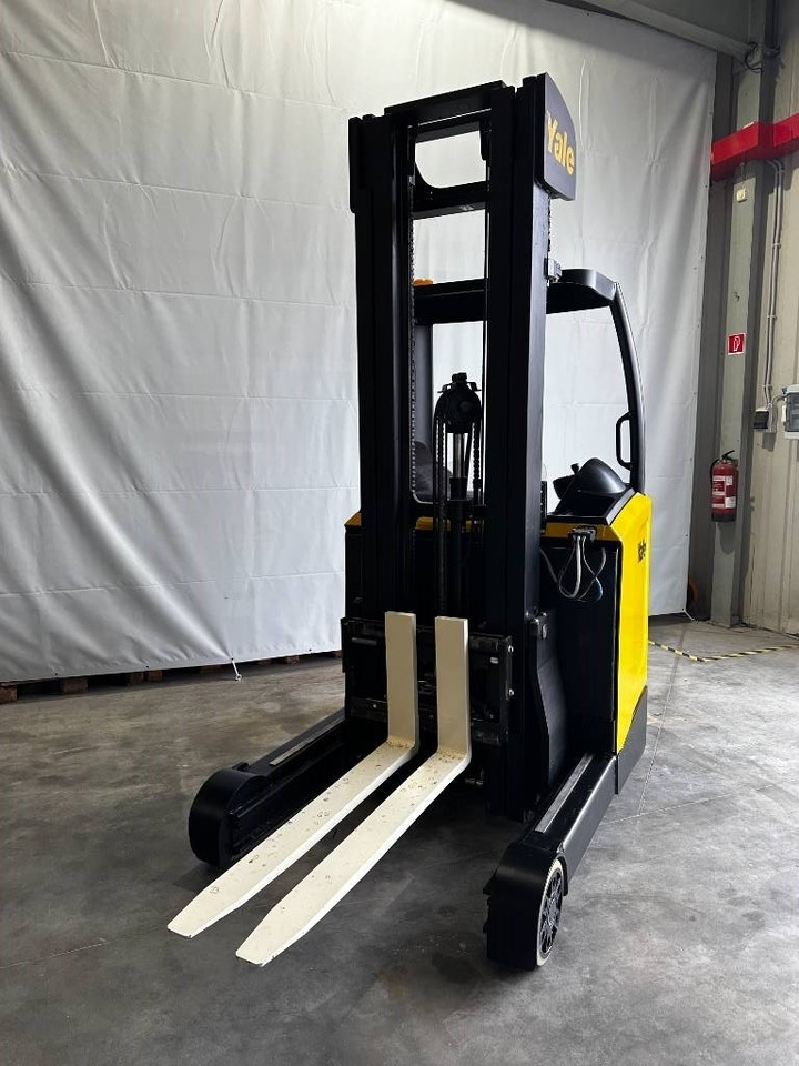 Yale MR16 - Reach truck: picture 3 Yale MR16 - Reach truck: picture 3