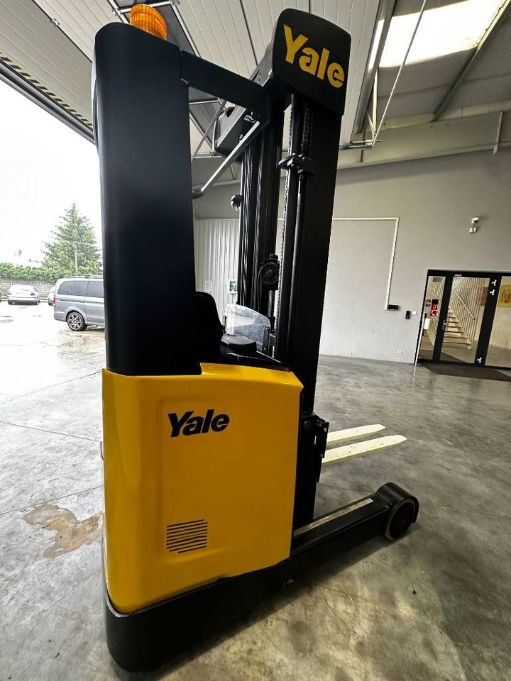 Yale MR16 - Reach truck: picture 2 Yale MR16 - Reach truck: picture 2