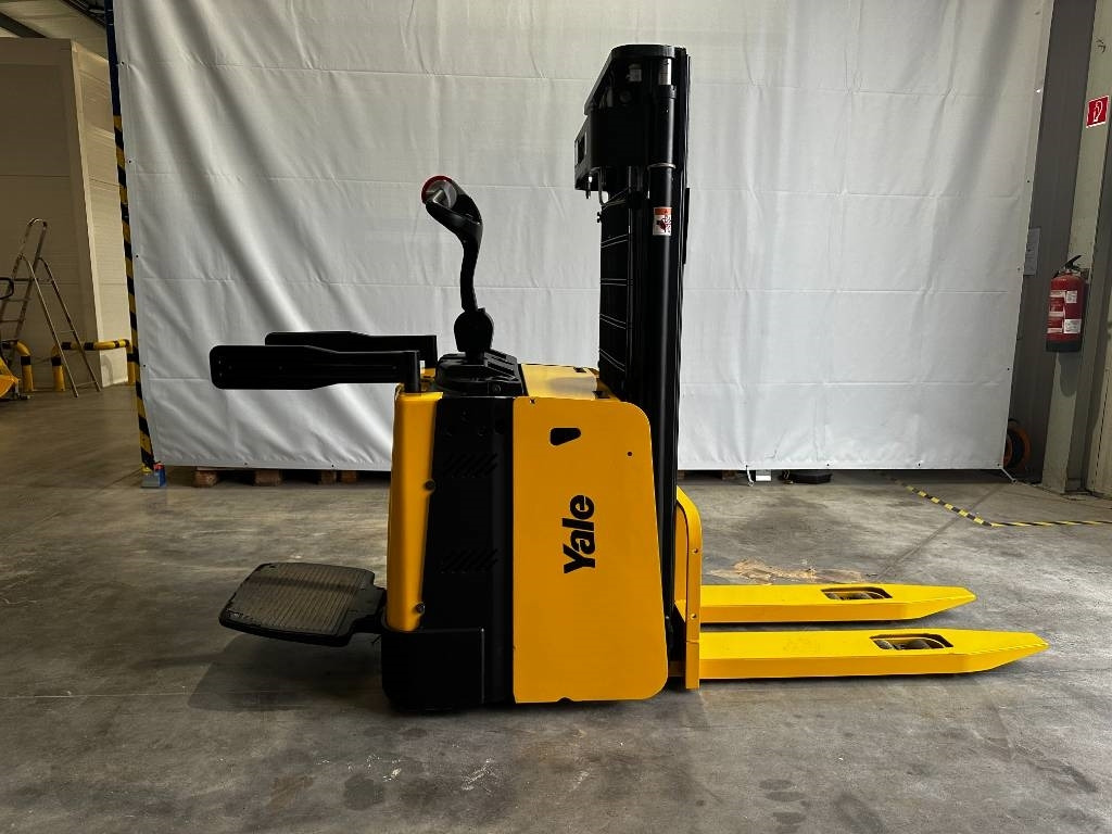 Yale MS12x - Stacker: picture 1 Yale MS12x - Stacker: picture 1