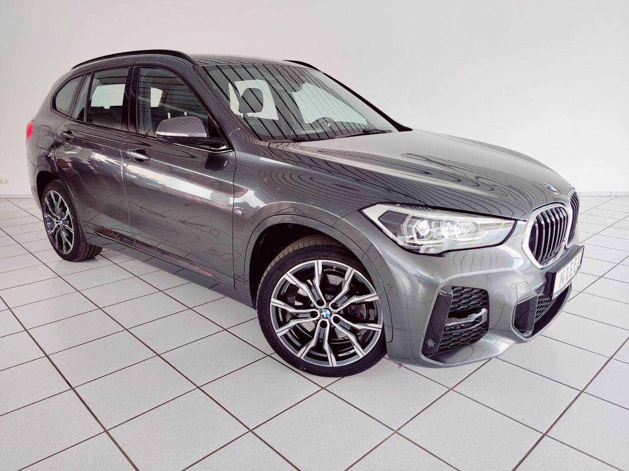 BMW X1 xDrive 20 d M Sport Navi Ambiente PDC SHZ Apple Android - SUV: picture 3 BMW X1 xDrive 20 d M Sport Navi Ambiente PDC SHZ Apple Android - SUV: picture 3