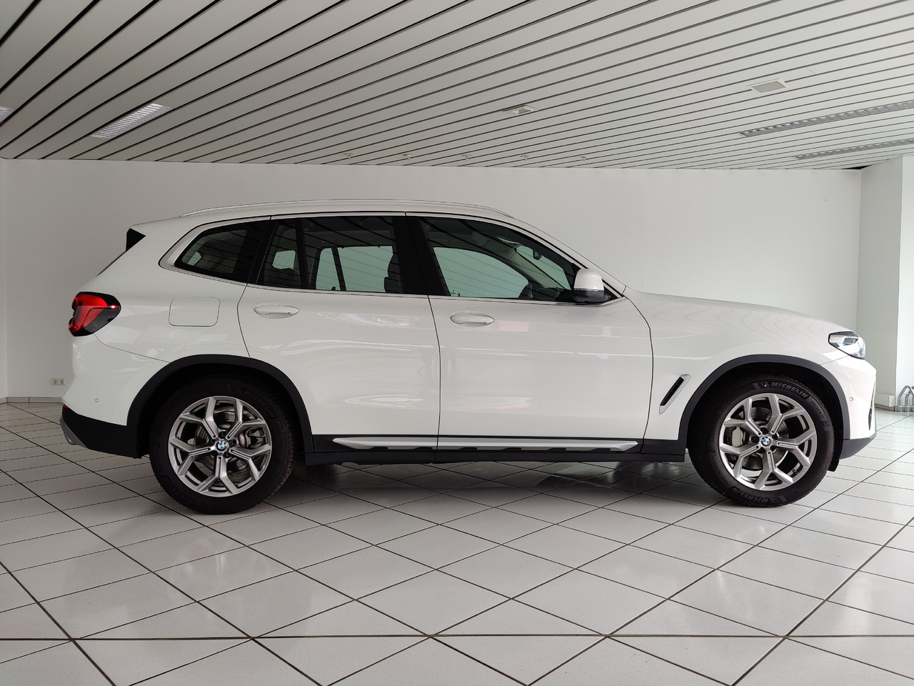 BMW X3 xDrive 30 i Live-Cockpit DAB Leder HiFi Headup - SUV: picture 5 BMW X3 xDrive 30 i Live-Cockpit DAB Leder HiFi Headup - SUV: picture 5