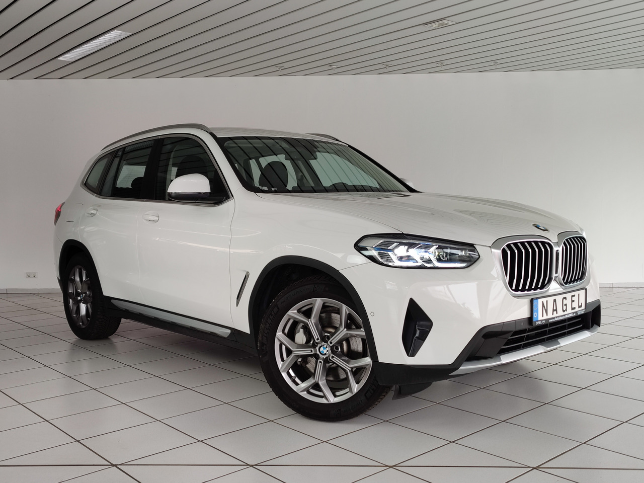 BMW X3 xDrive 30 i Live-Cockpit DAB Leder HiFi Headup - SUV: picture 3 BMW X3 xDrive 30 i Live-Cockpit DAB Leder HiFi Headup - SUV: picture 3