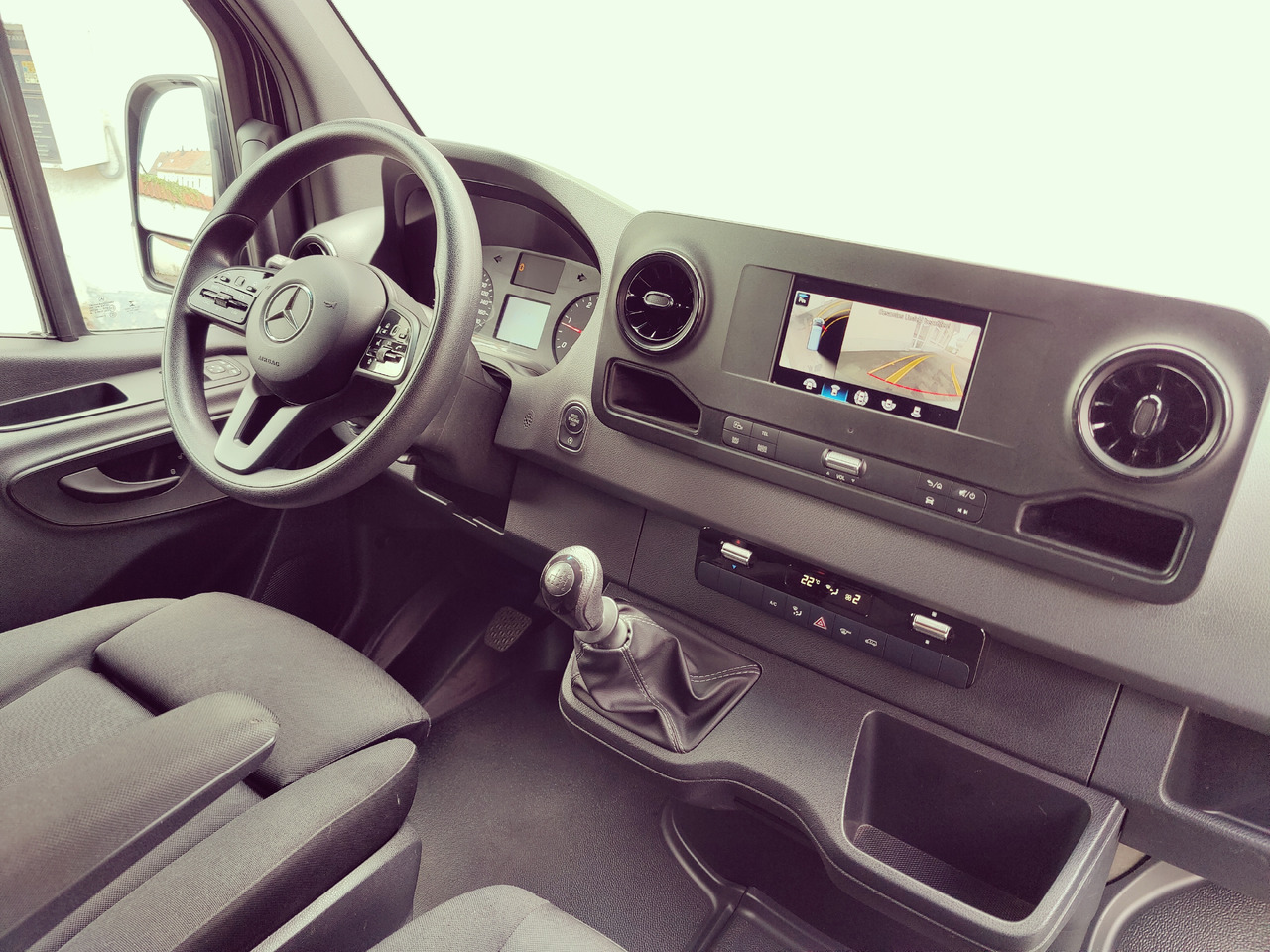 Mercedes-Benz Sprinter III Kasten RWD 317 CDI L2H2 360°Kamera Navi Apple Android Schienensystem - Panel van: picture 3 Mercedes-Benz Sprinter III Kasten RWD 317 CDI L2H2 360°Kamera Navi Apple Android Schienensystem - Panel van: picture 3