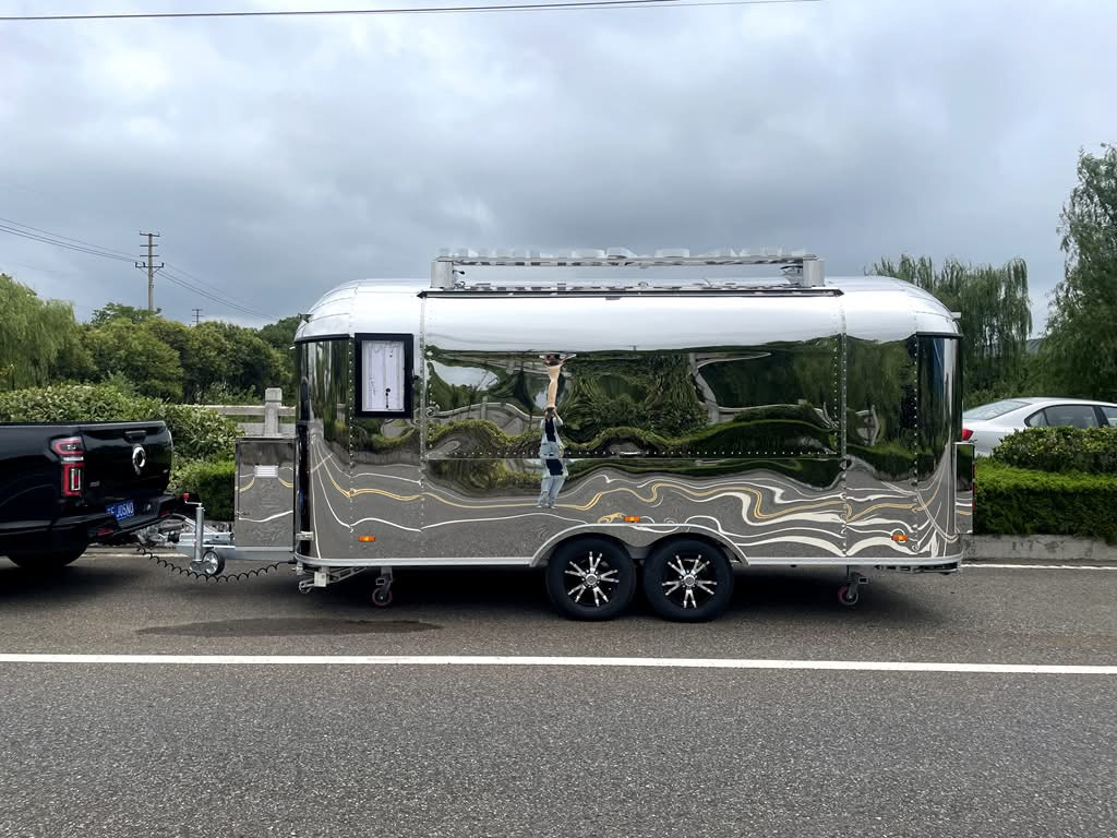 Oulead 03 - Food trailer: picture 5 Oulead 03 - Food trailer: picture 5