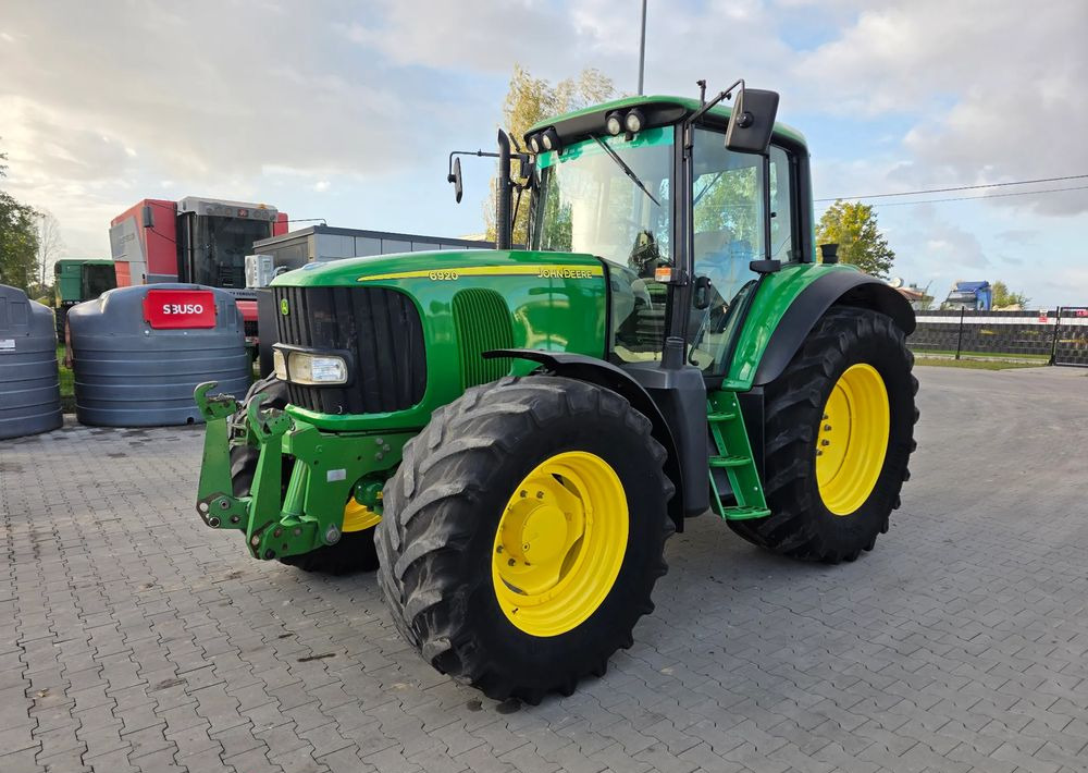 John Deere 6920 - Farm tractor: picture 1 John Deere 6920 - Farm tractor: picture 1